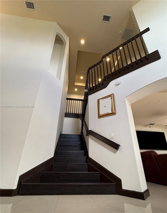 Building Photo - 15375 SW 93rd Ln