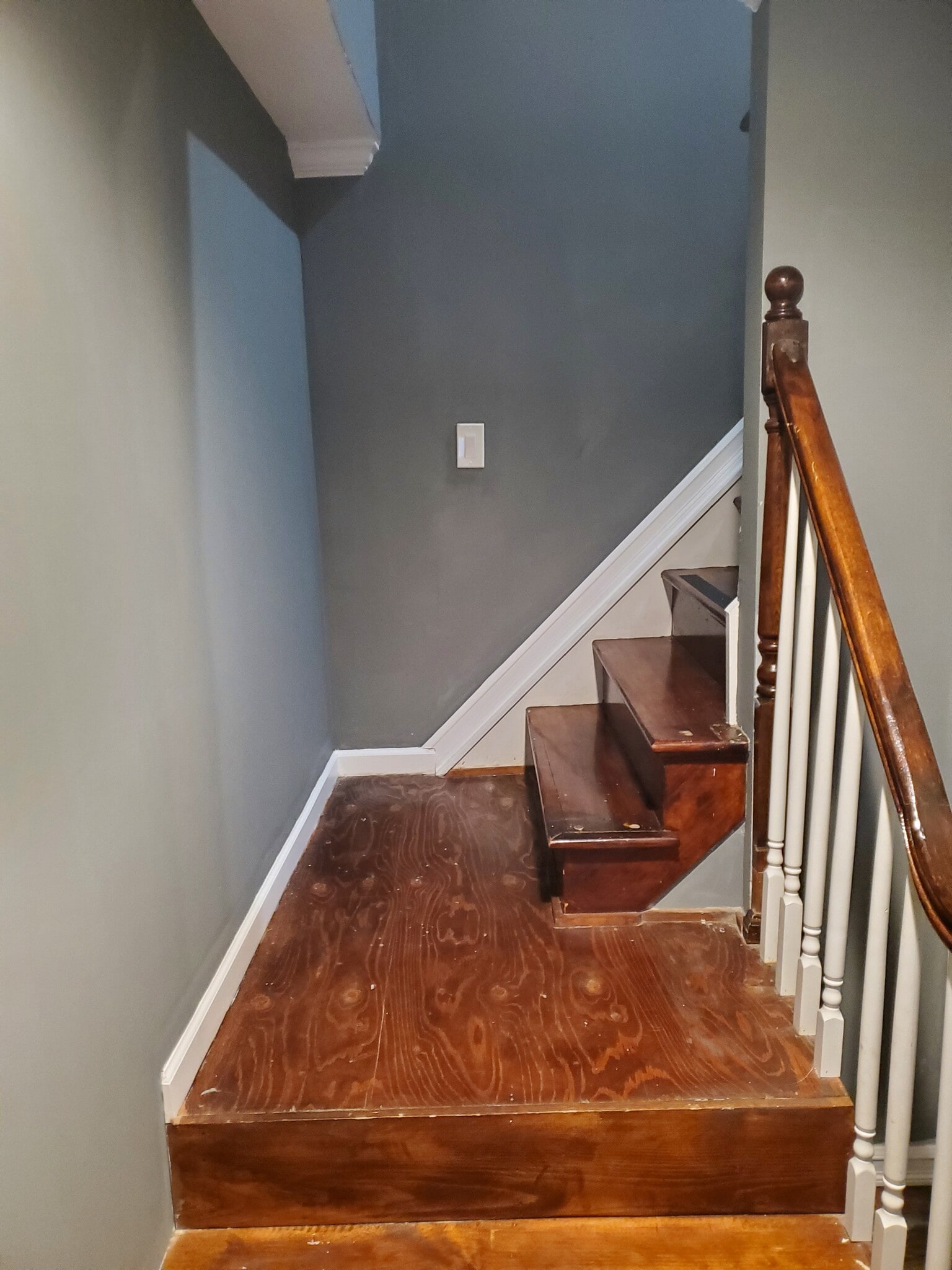 Building Photo - 239 Hilltop Dr