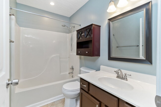 Building Photo - 942 Drum Ln