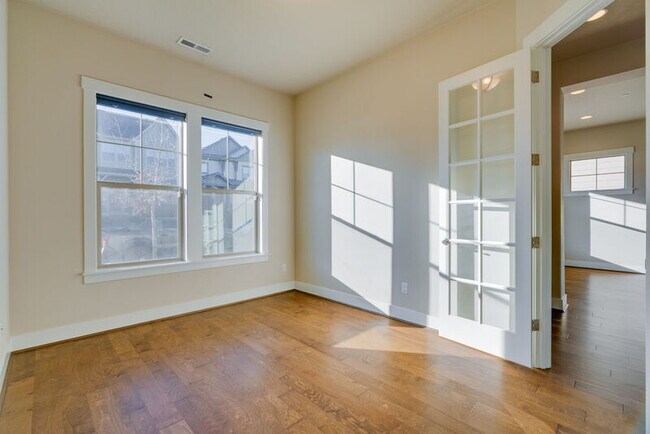 Building Photo - 11741 SW Barcelona St