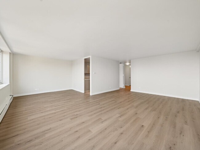 Building Photo - 1440 N Lake Shore Dr