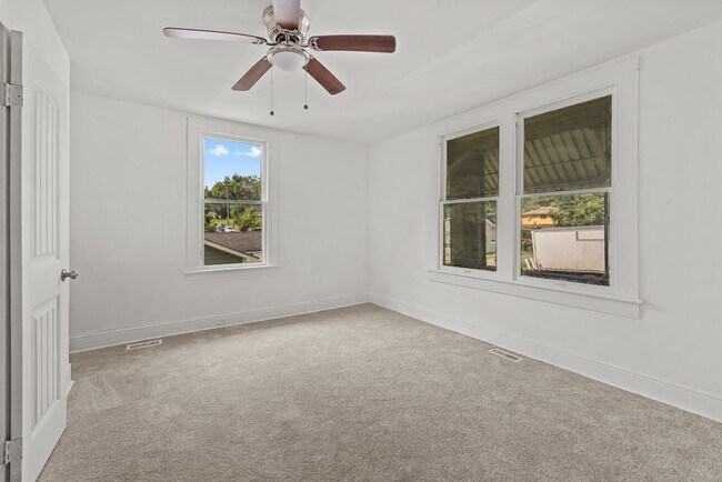 Building Photo - Charming 3 Bedroom, 2 Bathroom house