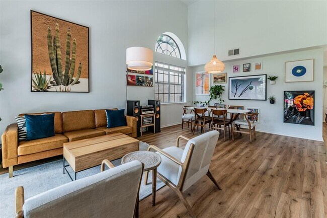 Building Photo - 8112 Siringo Pass