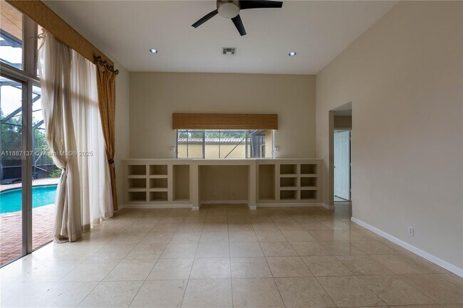 Building Photo - 18520 SW 39th Ct