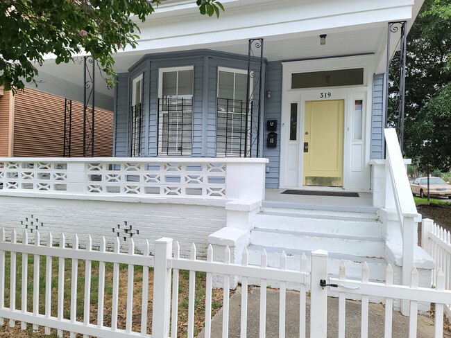 Building Photo - 319 W 33rd St