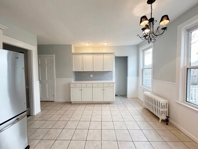 Building Photo - 80 Linden St