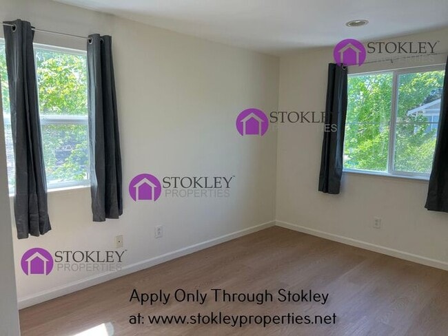 Building Photo - 1 Addison Ct