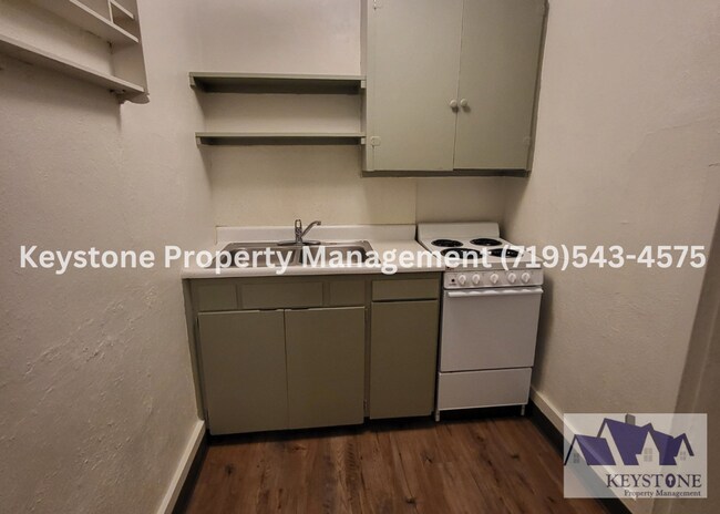 Building Photo - $400 Off Move In Special! Centrally Located 2nd Floor Apartment with 1 Bedroom/1 Bathroom  - $800...