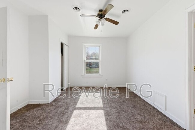 Building Photo - 100 Lowell St