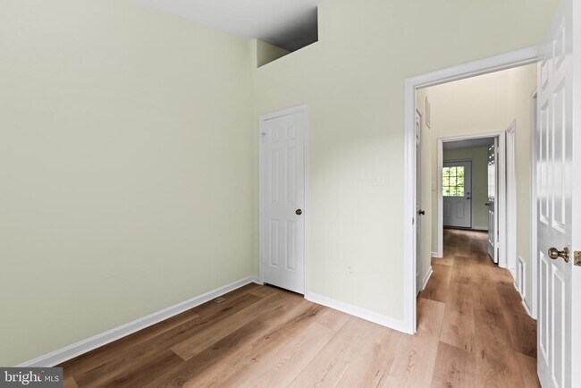 Building Photo - 2615 Chivalry Ct