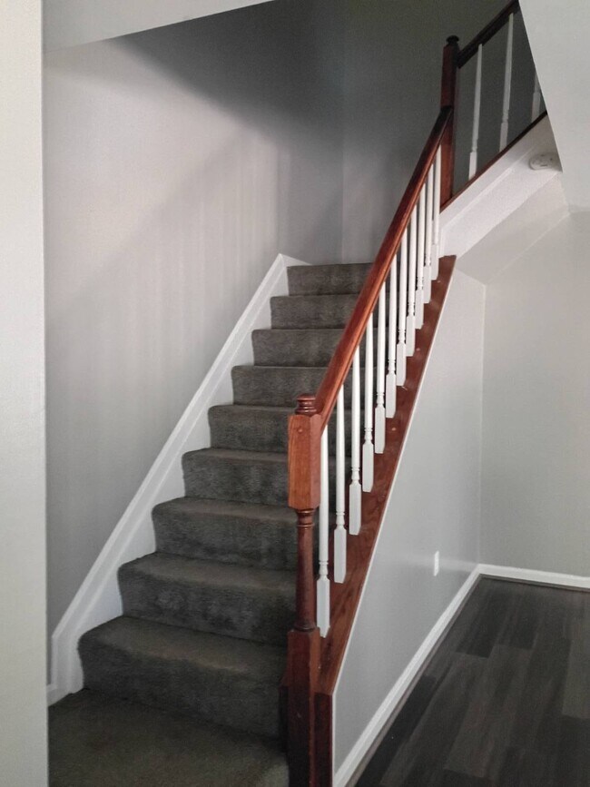 Building Photo - 8901 Harkate Way