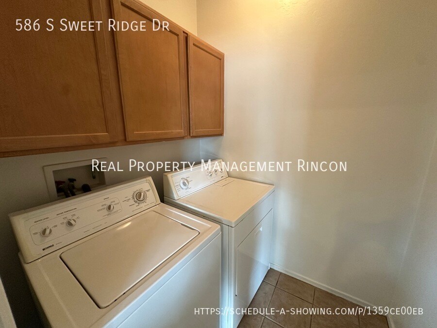 Building Photo - 586 S Sweet Ridge Dr