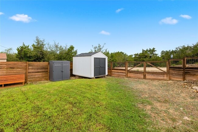 Building Photo - 10412 Parkwood Dr