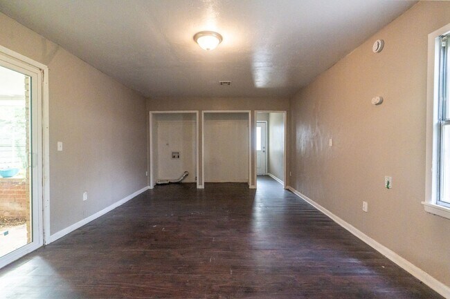 Building Photo - 3 Bedroom Rent to Own Home Available!
