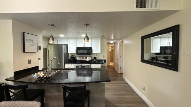 Building Photo - 5003 Laguna Bay Cir