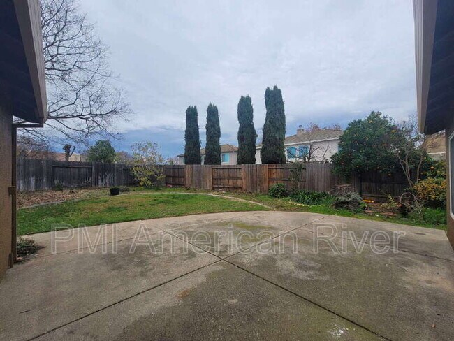 Building Photo - 8695 Misty Ct