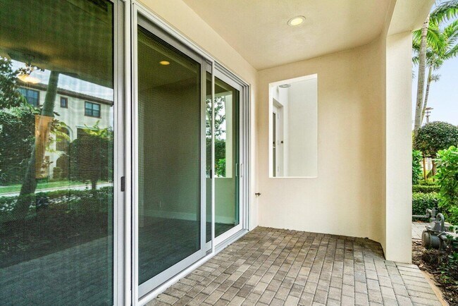 Building Photo - 7114 Edison Pl