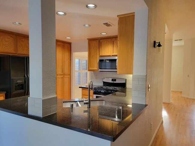 Building Photo - NICE TWO STORY ROCKLIN HOME WITH LARGE BONUS ROOM UPSTAIRS NEXT TO TWIN OAKS PARK & SCHOOLS!