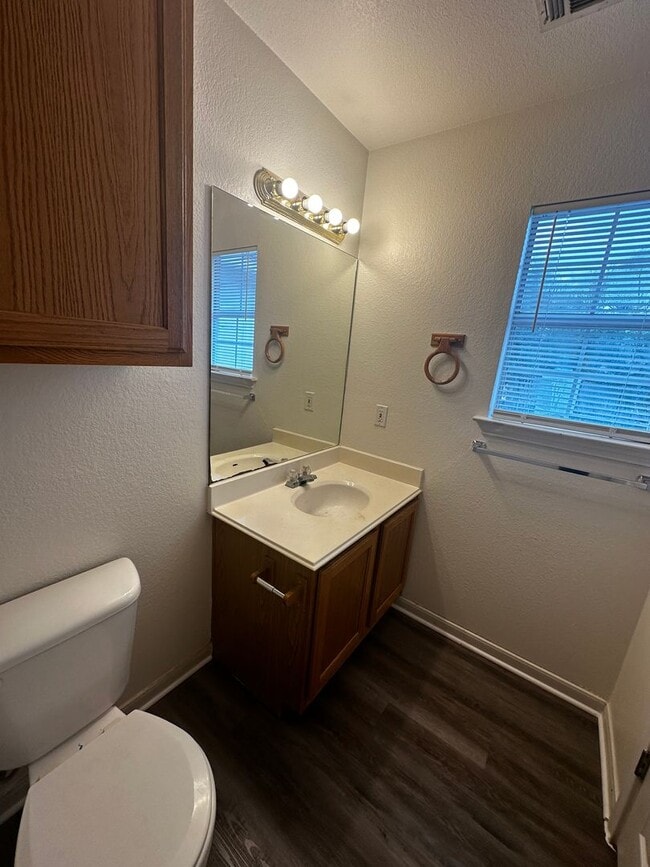 Building Photo - Lovely Cedar Creek Home on Large Shaded Lot