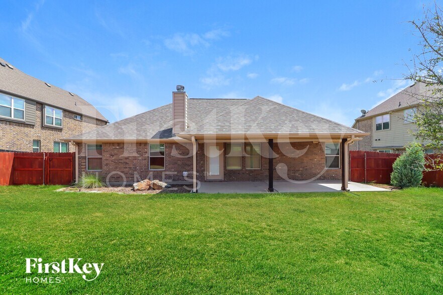 Building Photo - 2010 Lindentree Dr