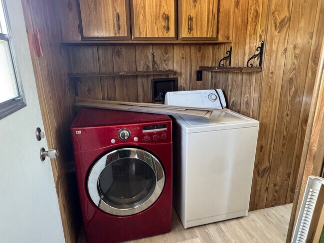 Building Photo - 3 Bedroom, 2 Bathroom Home in Tijeras, NM