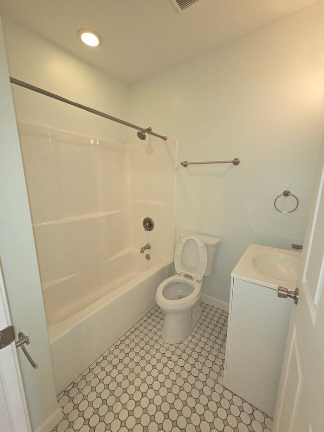 Building Photo - 3134 Arsenal St