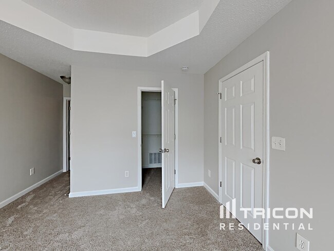 Building Photo - 226 Thorn Thicket Way
