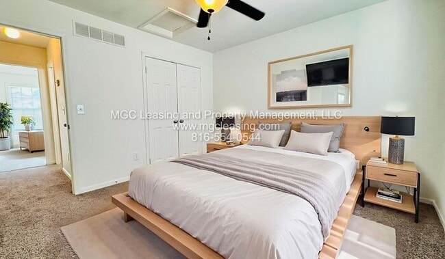 Building Photo - Creekwood Park Townhomes — Spacious 3-Bedroom minutes from downtown