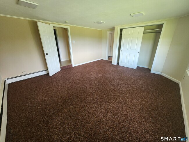 Building Photo - 21 Kinne Rd