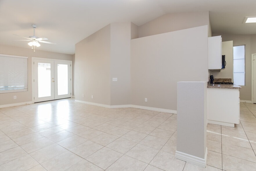 Building Photo - 5415 Moody Vista Ct