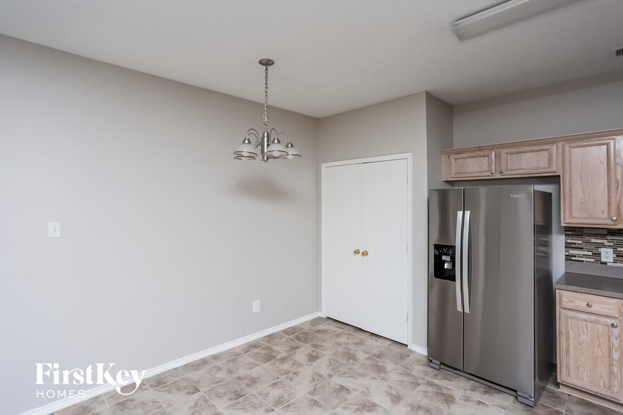 Building Photo - 433 Asbury Dr