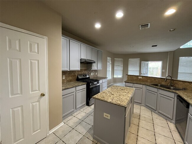 Building Photo - 2903 Surrey Trail Ln