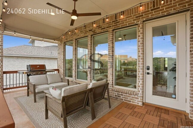 Building Photo - 24062 Sidehill Lie