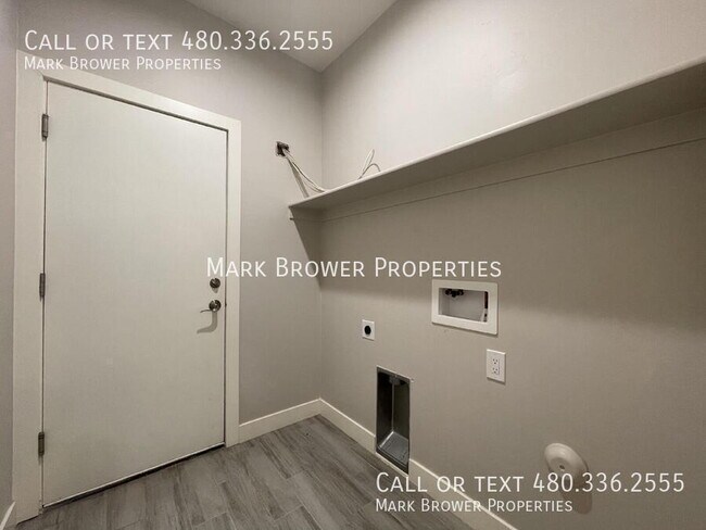 Building Photo - 1561 E Mahoney Ave