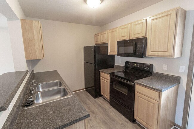 Building Photo - 2117 N Ballenger Ln