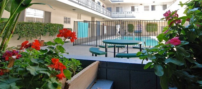 Building Photo - 7005 Coldwater Canyon Ave