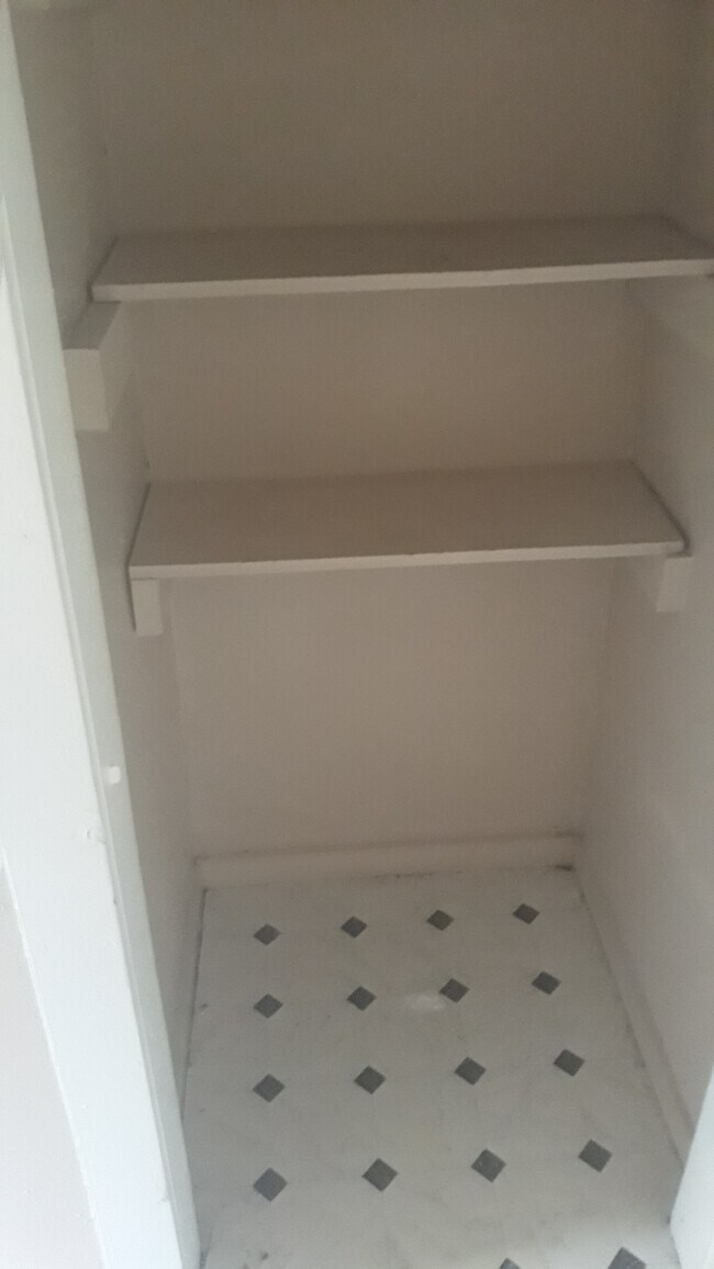 Building Photo - 223 Hood St