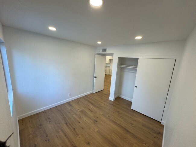 Building Photo - 25015 Peachland Ave