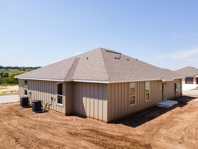 Building Photo - 1 MONTH FREE RENT!!!
