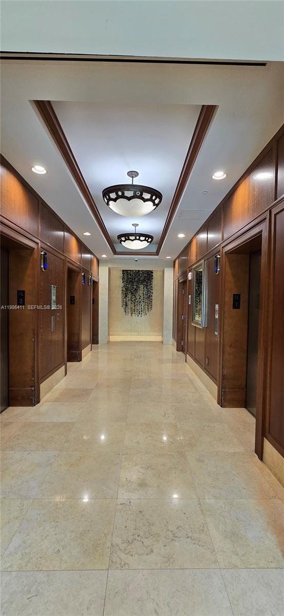 Building Photo - 347 N New River Dr E