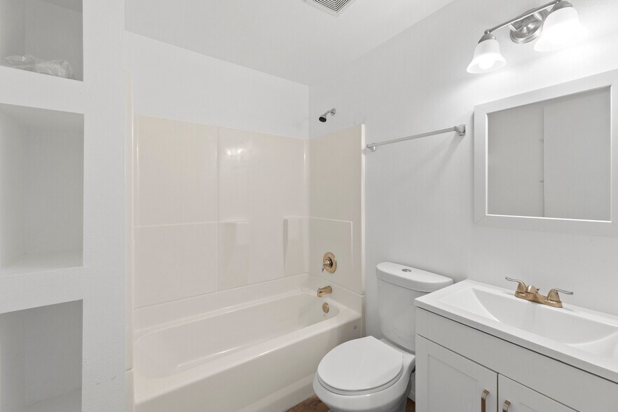 Building Photo - 3213 S Gillis Ct