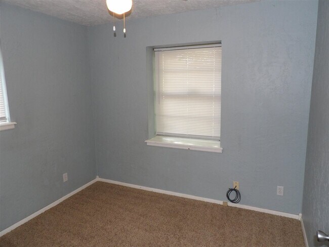 Building Photo - 407 NW 56th St