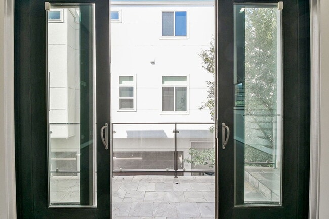 Building Photo - 3215 Garrow St