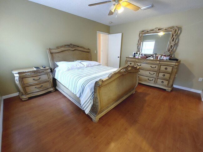 Building Photo - 894 NW 134th Pl