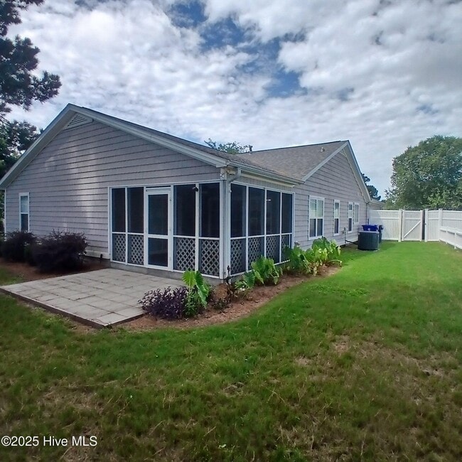 Building Photo - 4999 Glen Cove Dr SE
