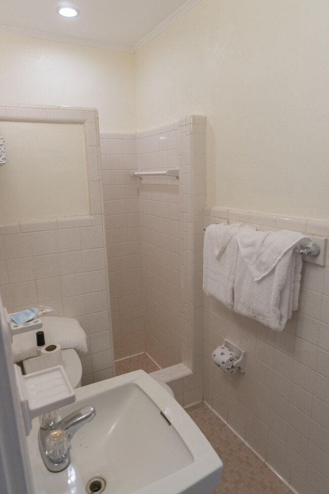 Building Photo - Beautiful Three Bedroom with Private Beach...