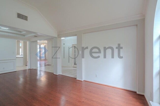 Building Photo - 14107 White Oak Gardens Dr