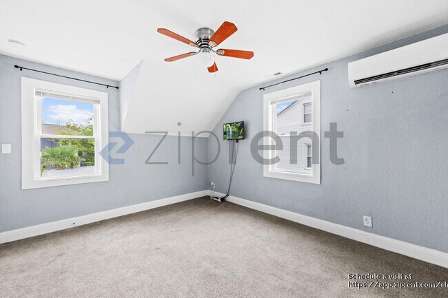 Building Photo - 965 W Ocean View Ave