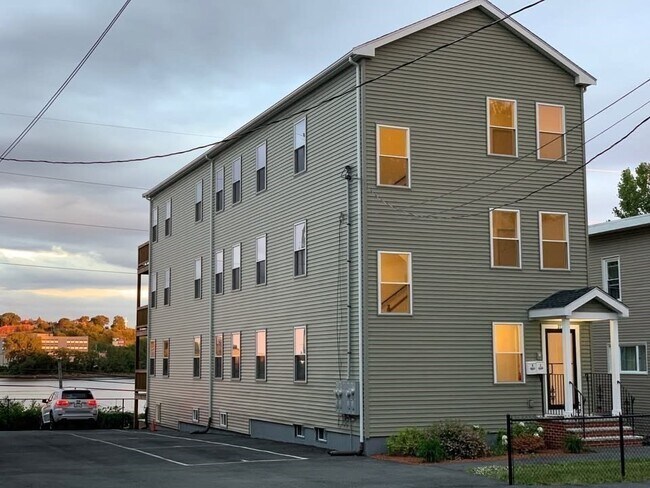 Building Photo - 375 MA-3A