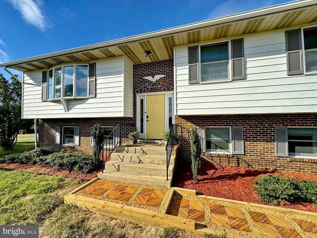 Building Photo - 8530 Wedding Dr